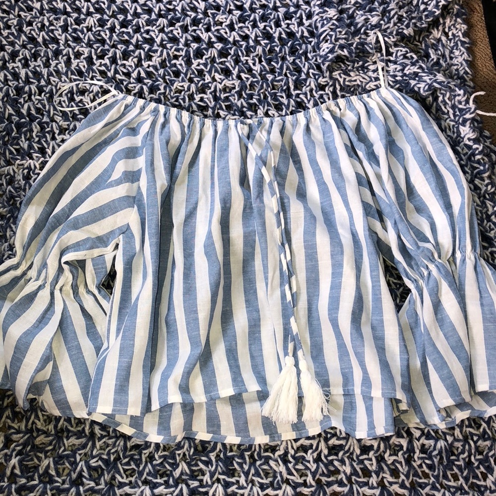 Off the shoulder shirt !!